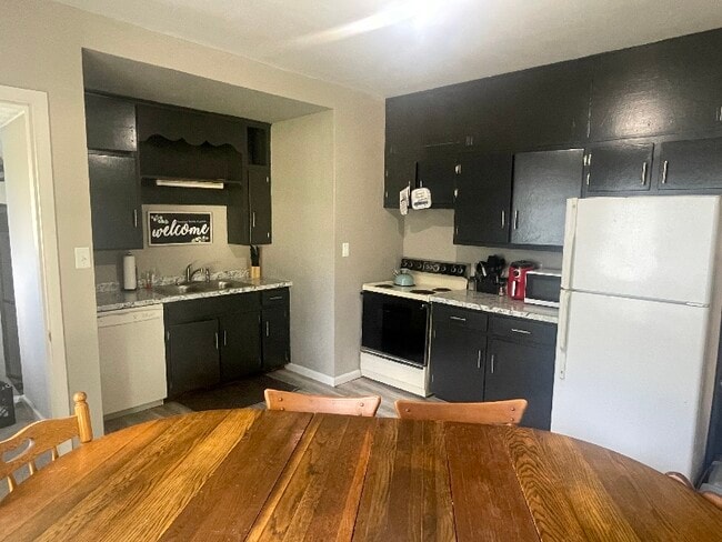 1021 Keokuk St Unit Down