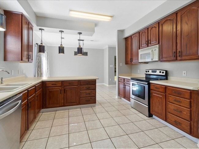 Photo - Greenleaves gem 3 bd 2 ba home, fenced yard!