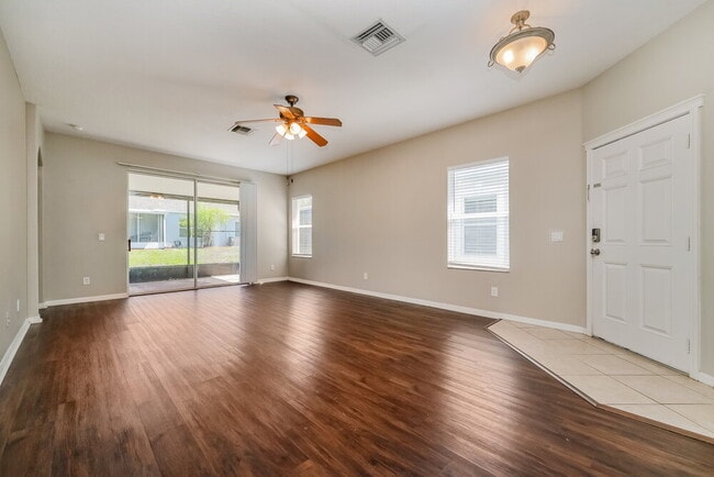 Photo - 6816 Surrey Oak Dr