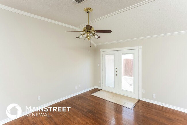 Photo - 501 Brazos St