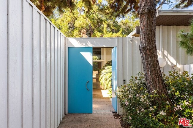 Photo - 4965 Calvin Ave