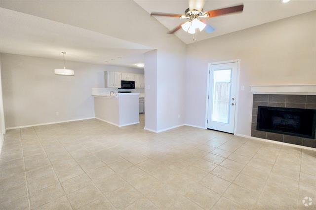 Building Photo - 333 Melrose Dr Unit 9C Rental