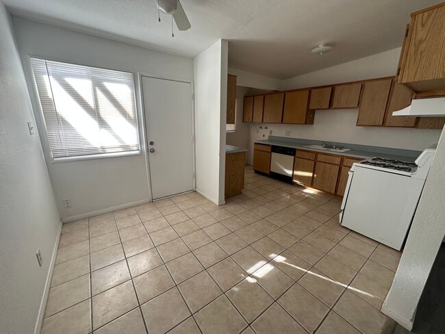 240 Palm Dr