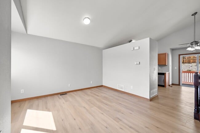 Photo - 4907 Brant Rd