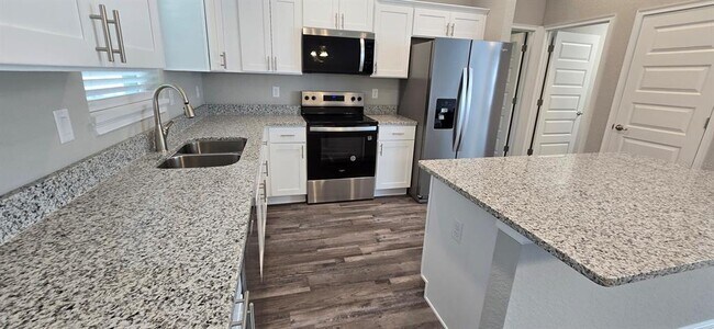 217 Oak Ln Cir