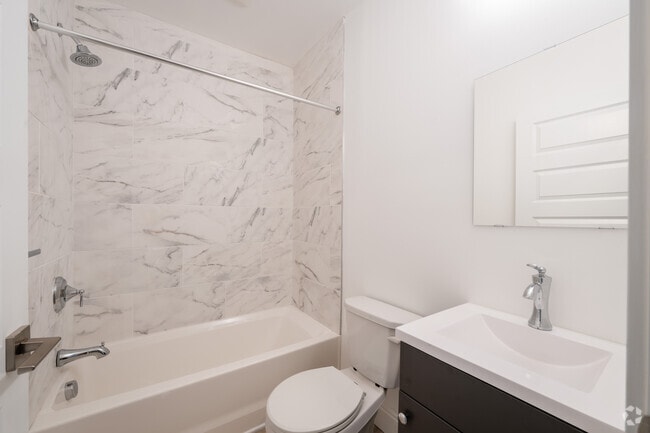 2BR, 2BA - 650SF
