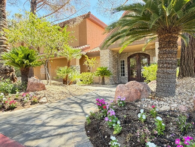 Photo - 2200 S Fort Apache Unit Fort Apache#1149