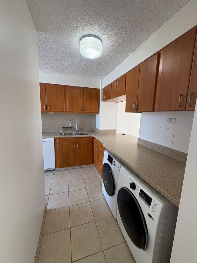 1212 Punahou St