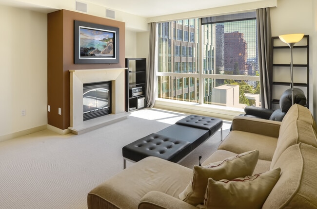 Photo - Luxury unit in Washington Square. Water/garbage included in rent/Plus mini storage. Central A/C t... Unit 1221