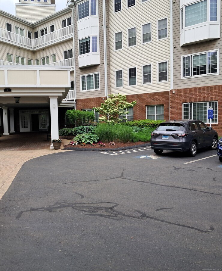 Photo - 1 King Philip Dr Unidad 204 Rental