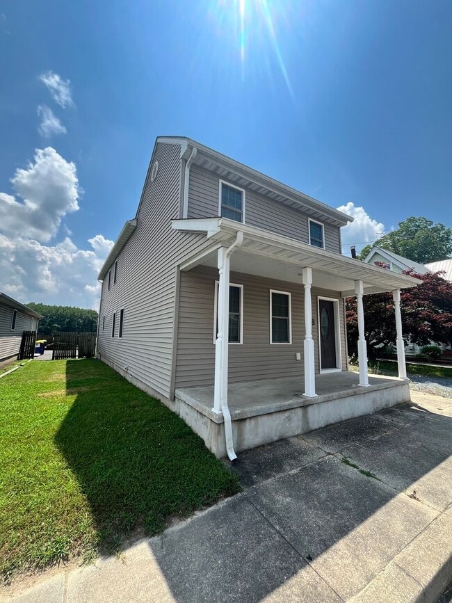 Photo - 112 E Main St