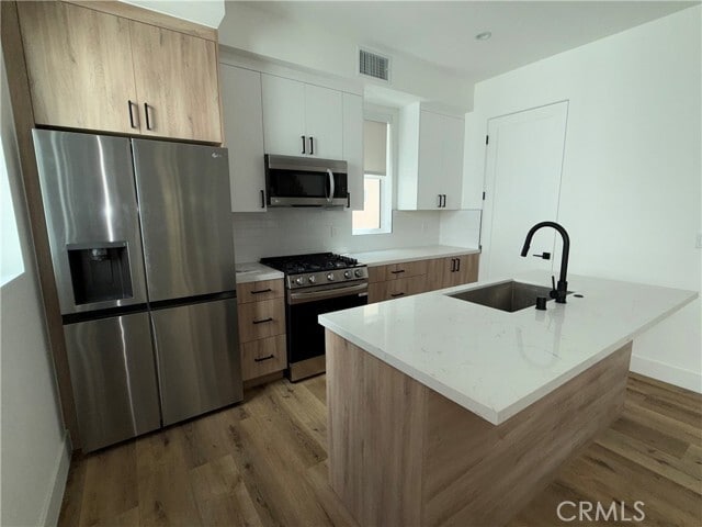 5042 Laurel Canyon Blvd