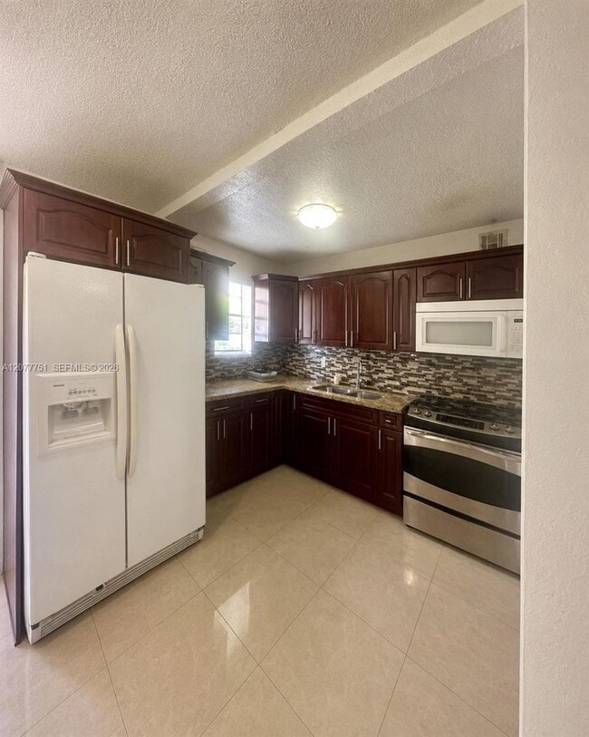 Photo - 2361 SW 27th St Unit 1