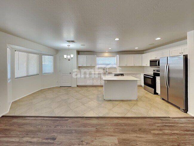 Photo - 466 E Penny Ln