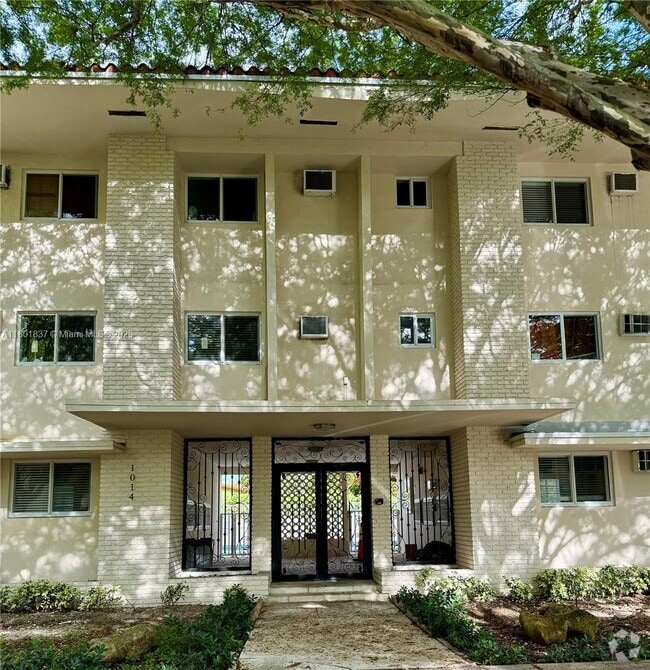 Building Photo - 1014 Salzedo St Unit 210 Rental