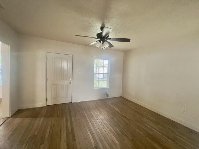 Photo - 5311 Avenue O