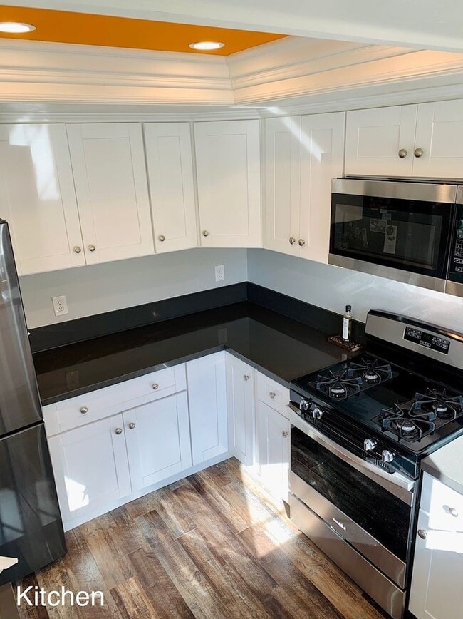 Photo - 3 bed updated OB townhome, near beach