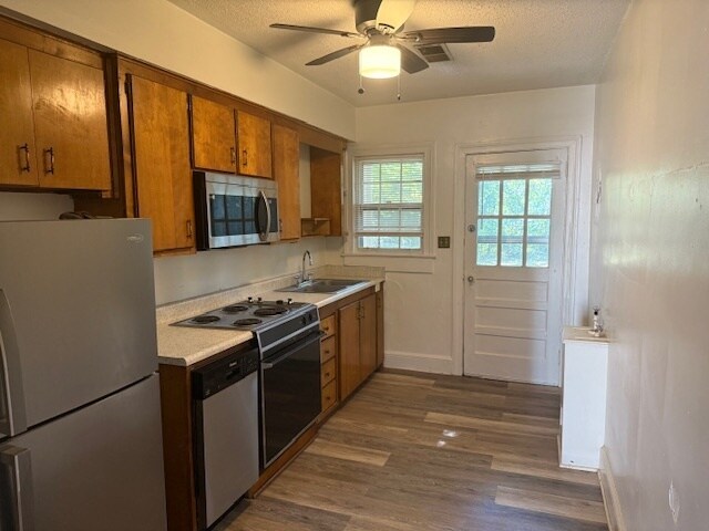 Photo - 527 Poplar St