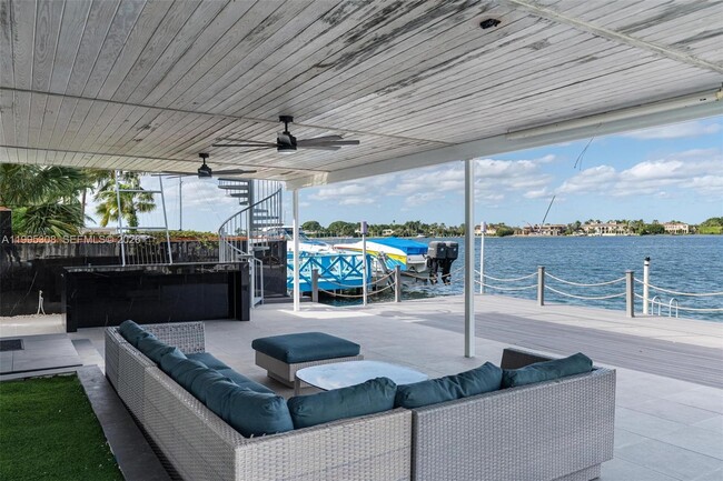 Photo - 1055 Stillwater Dr