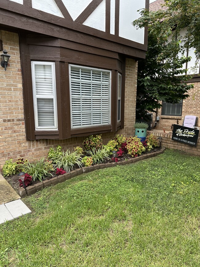 Building Photo - 2515 S Florence Pl Unit 10