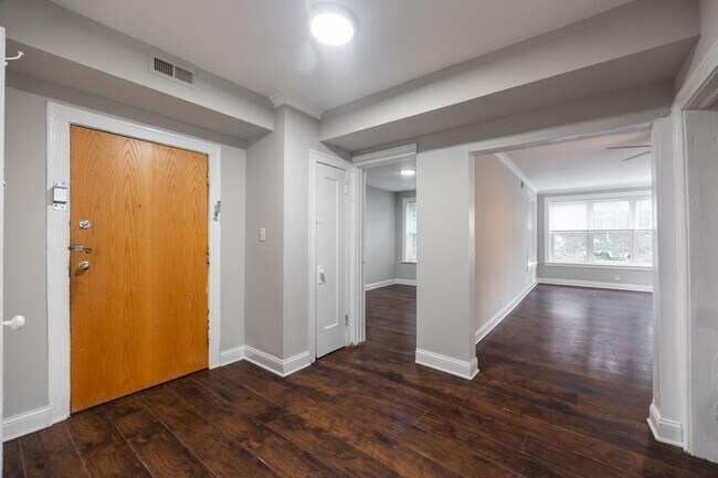 Photo - 6300 N Oakley Ave Unit 2