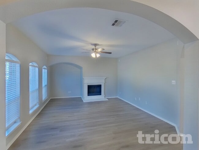 Photo - 521 Sandy Ln