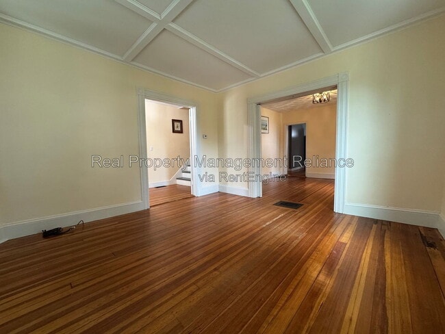 Photo - 62 1/2 Essex Street