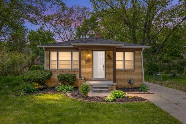 Photo - 16895 Lenore Ave House