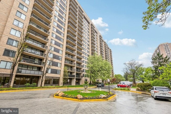 Photo - 3713 S George Mason Dr Apartment Unit 1306W