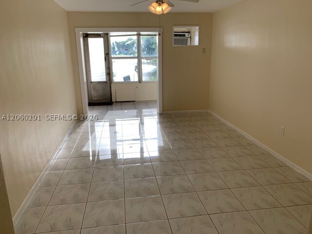 Building Photo - 19080 NE 3rd Ct Unit 306