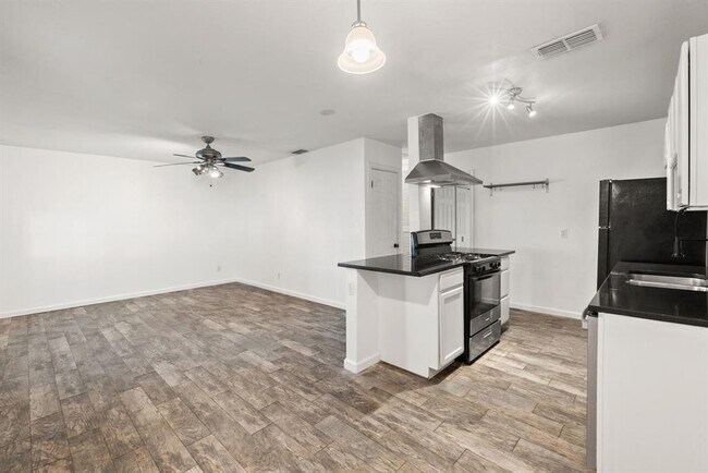 Photo - 5803 Wellington Dr