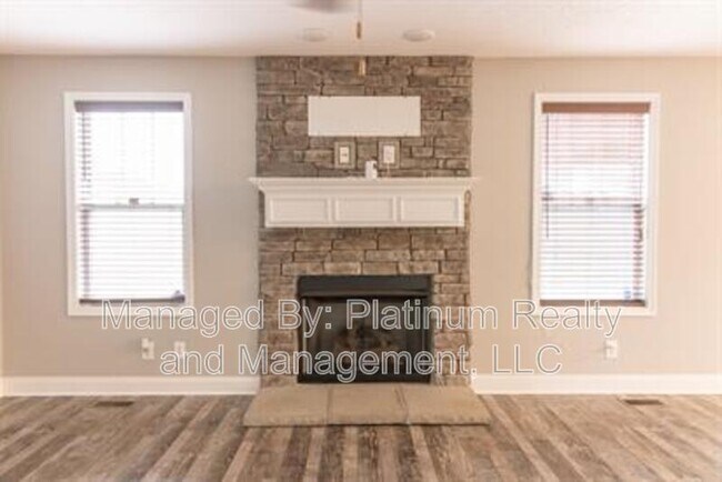 Photo - 208 Eagles Talon Ct