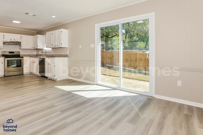 Photo - Beautifully Renovated 4 bedroom / 3 full bath with 1,691 sq feet of space!