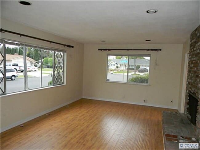 Photo - 405 N California St