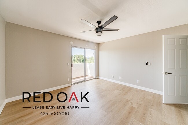 Photo - 14748 Burbank Blvd Unidad 305