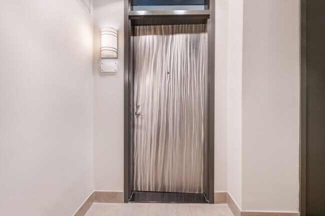 Lovely Studio-Style 1 Bedroom Condo Unit i... - Lovely Studio-Style 1 Bedroom Condo Unit i...