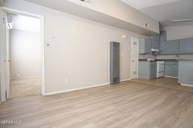 Photo - 3403 Pershing Dr Unit 5