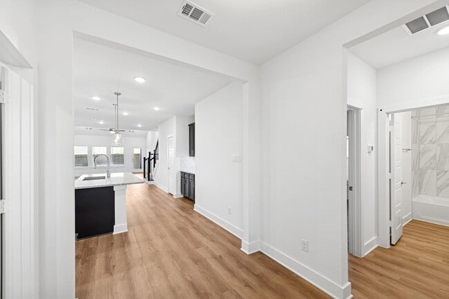 Photo - 8058 Kay Hbr Dr