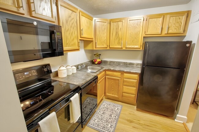 Photo - Towers of Colonie