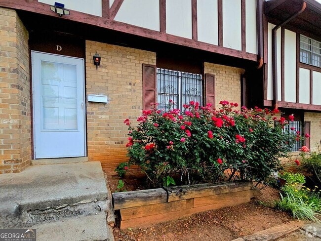 Building Photo - 2946 N Dekalb Dr Rental