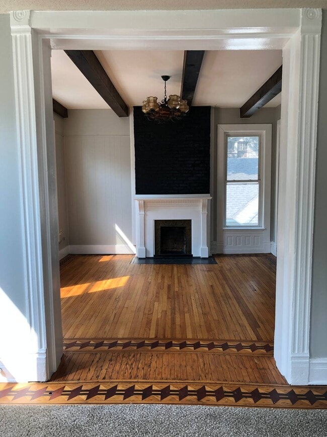 Building Photo - 222 Ottawa Unit Apt B