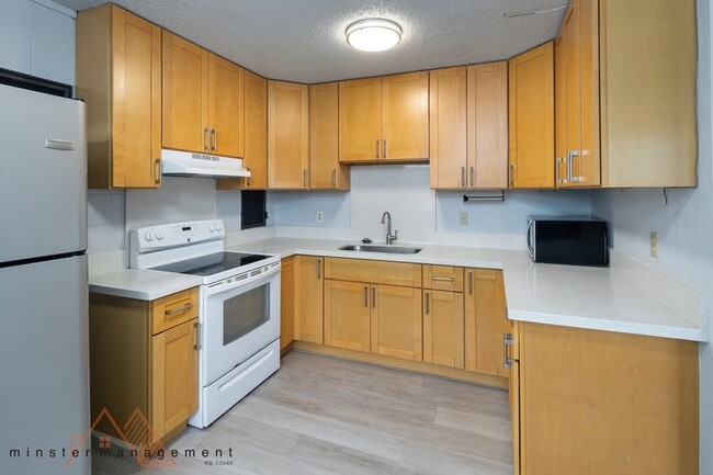 Building Photo - 215 Azores St