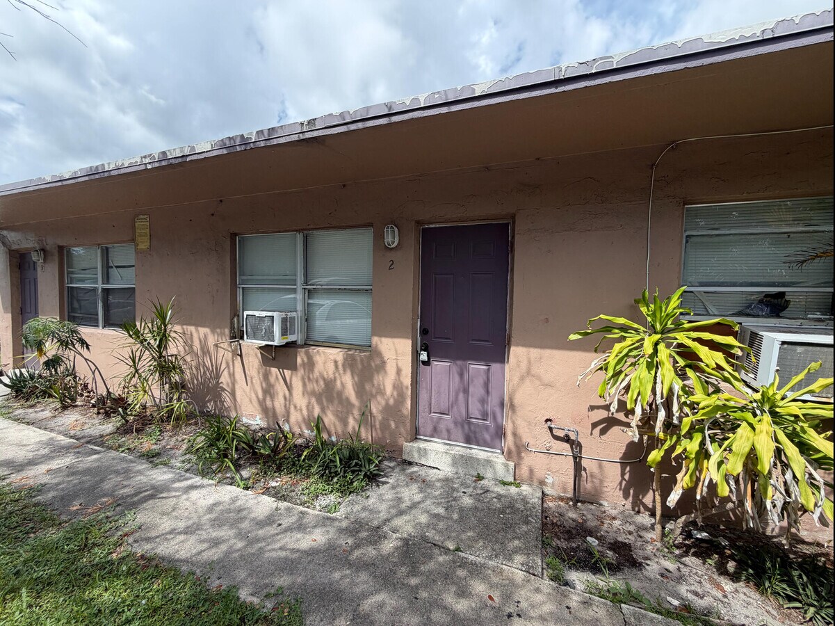 Photo - 1100 NW 7th St Unit 2