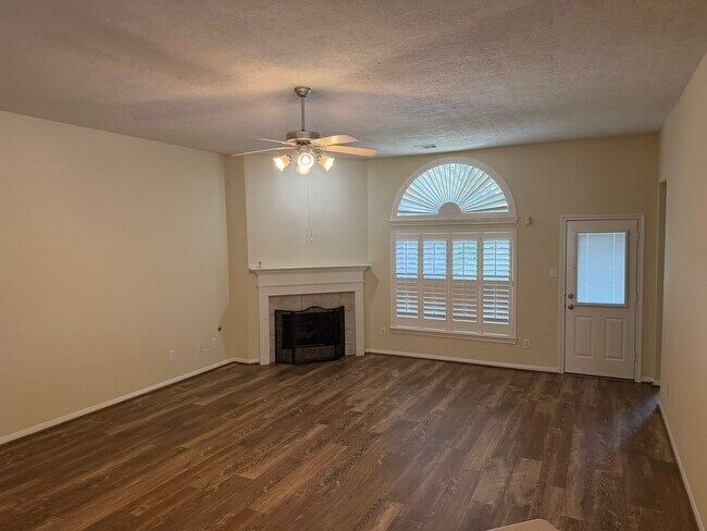21406 Avalon Queen Dr
