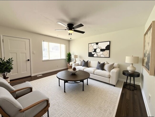 Photo - 702 E Military Dr