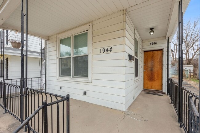Photo - NORWOOD- Cute 2 bedroom 1.5 baths with fenced yard