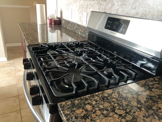 Photo - 1908 E 87th St