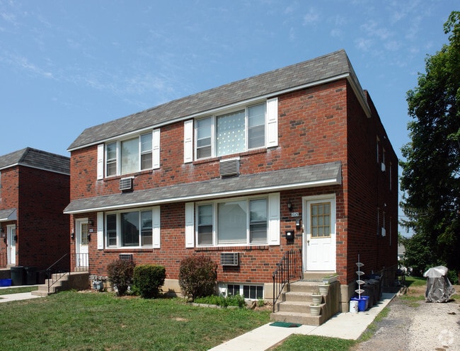 1013 & 1015 Cooke Lane