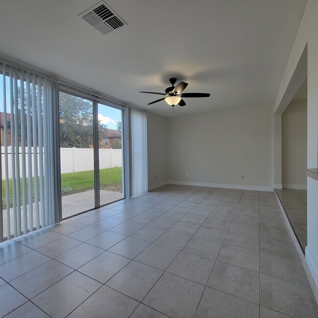 Photo - 739 Orchid Dr