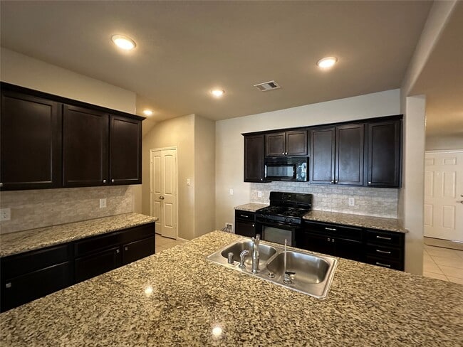 Photo - 2911 Iron Range Ct